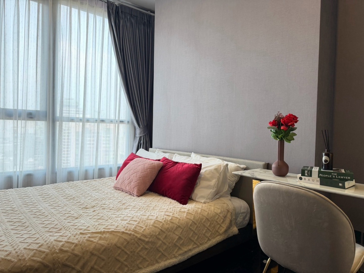 For RentCondoSukhumvit, Asoke, Thonglor : 🤎✨Beautiful, classic, luxurious room, ready to move in, fully furnished, Park Origin Condo Thonglor, 1 bedroom, 1 bathroom, electric curtains, has a bathtub, good location in the heart of Soi Thonglor, convenient travel, with Alphard car to pick up and dr