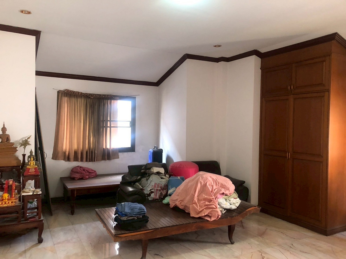 For SaleHouseBang Sue, Wong Sawang, Tao Pun : 95775 - Rare detached house for sale, Prachachuen, Bang Khen Fang Tai, Bang Sue, Bangkok, area 109 sq m. Renovated a little, looks luxurious and comfortable.