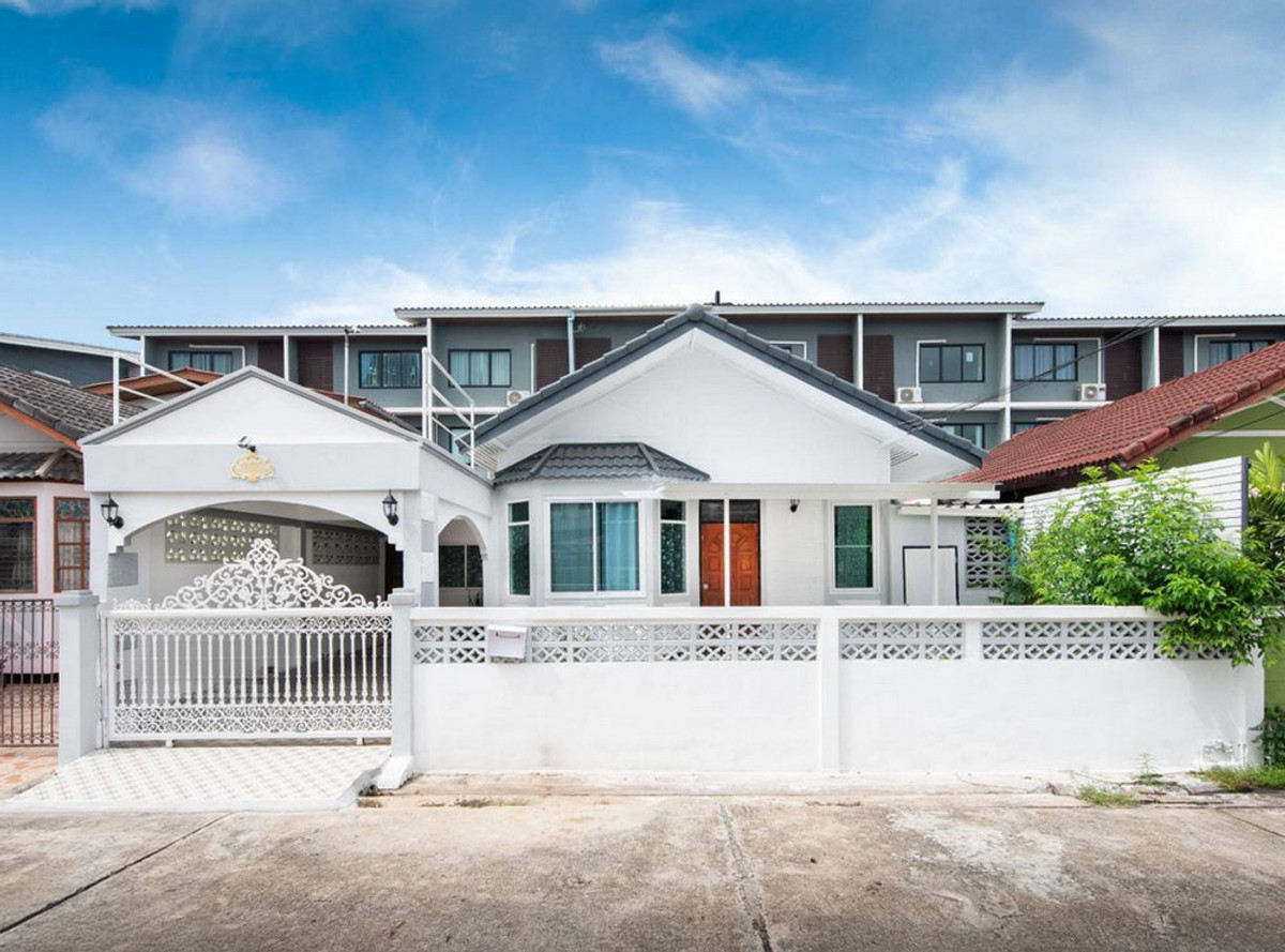 For SaleHouseMin Buri, Romklao : Call : 081-565-0918 Ruam Suk 3 Village, Single house Sam Wa Road, Khlong Sam Wa, Min Buri, 42 sq.wa, 3 Bedrooms 2 Bathrooms