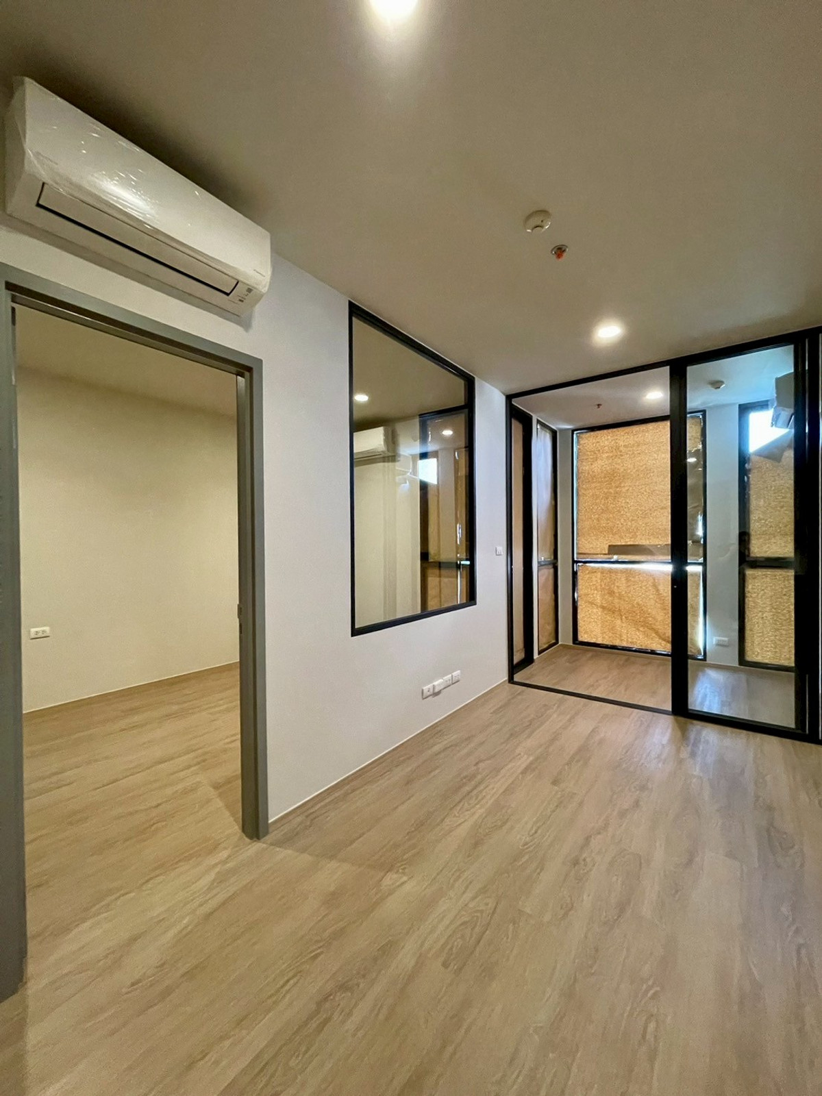 For SaleCondoSathorn, Narathiwat : The Issara Sathorn special price 5.25 million baht* (normal price 7.3 MB*)