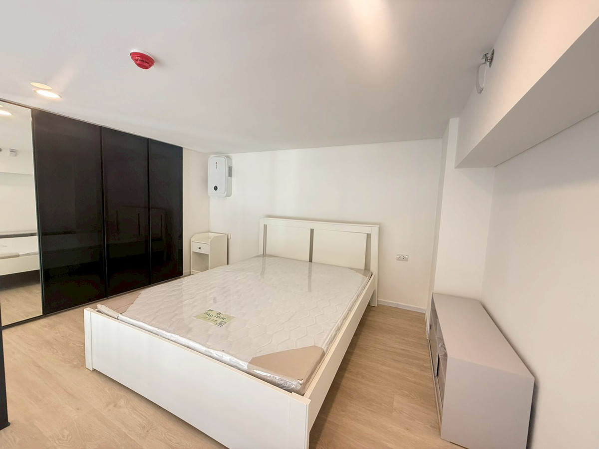 ให้เช่าคอนโดพระราม 9 เพชรบุรีตัดใหม่ RCA : Landmark at MRTA station RAMA9 (ไซมิส พระราม9)