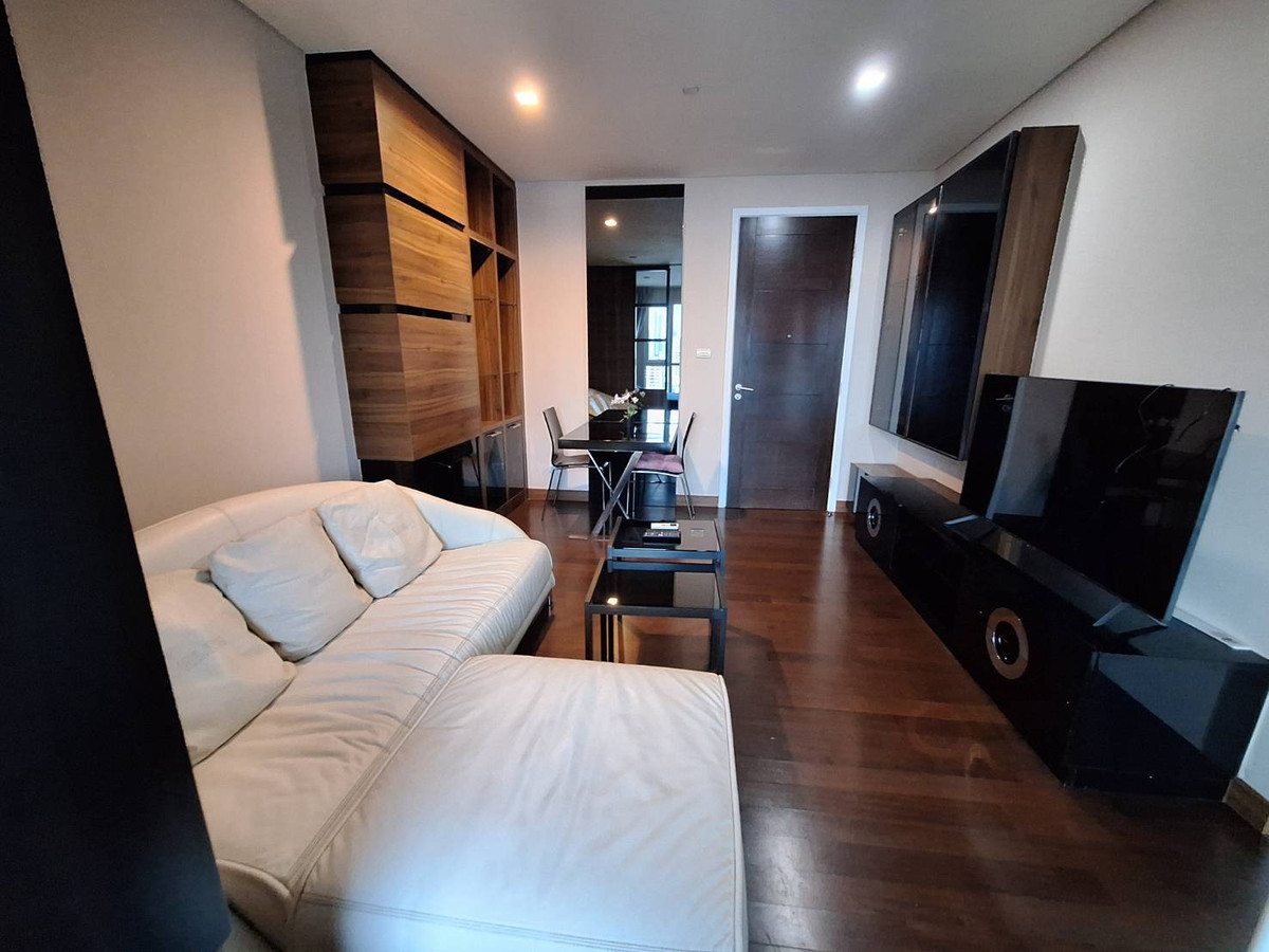 ให้เช่าคอนโดสุขุมวิท อโศก ทองหล่อ : 1ห้องนอน 1ห้องน้ำ ให้เช่า เฟอร์นิเจอร์ตกแต่งพร้อมอยู่ เครื่องใช้ไฟฟ้าครบ