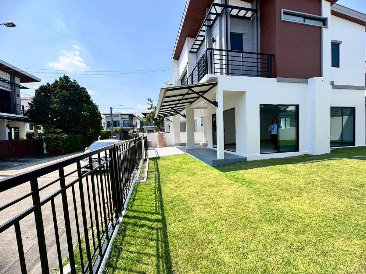 For SaleHouseLadkrabang, Suwannaphum Airport : 2-story detached house for sale, Pruksa We2 Project, On Nut-Rama 9, Soi Chaloem Phrakiat 87, lots of space, ready to move in (N.1980)