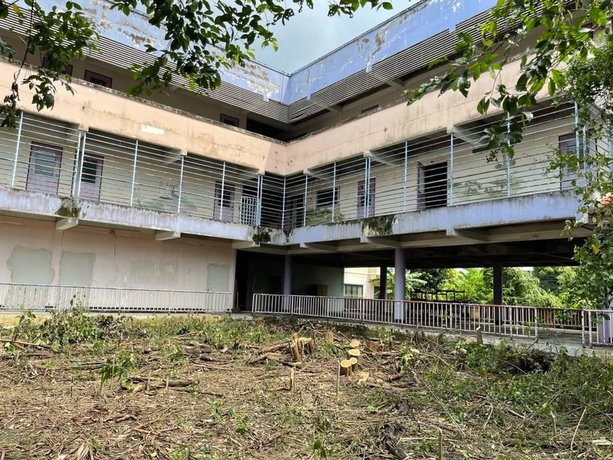 For RentWarehouseBang kae, Phetkasem : Former school building for rent (Bang Waek Road), potential location between Kanchanaphisek Road - Phutthamonthon Sai 2 Road. Opportunity for those looking for a large space to conduct their desired business/project. “The building is ready for use” and ca