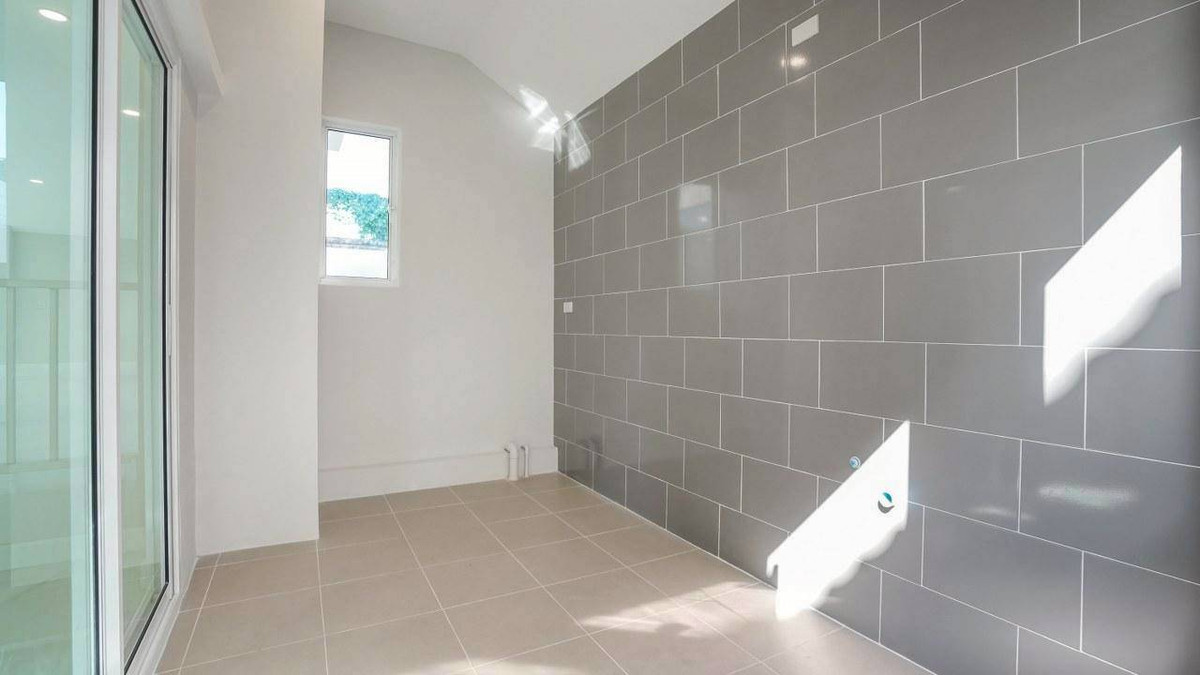 For SaleHouseKaset Nawamin,Ladplakao : Single house for sale, Parinyada Kaset-Nawamin Chaemchan project (corner house), Central Eastville, The Crystal Ekkamai-Ramindra,