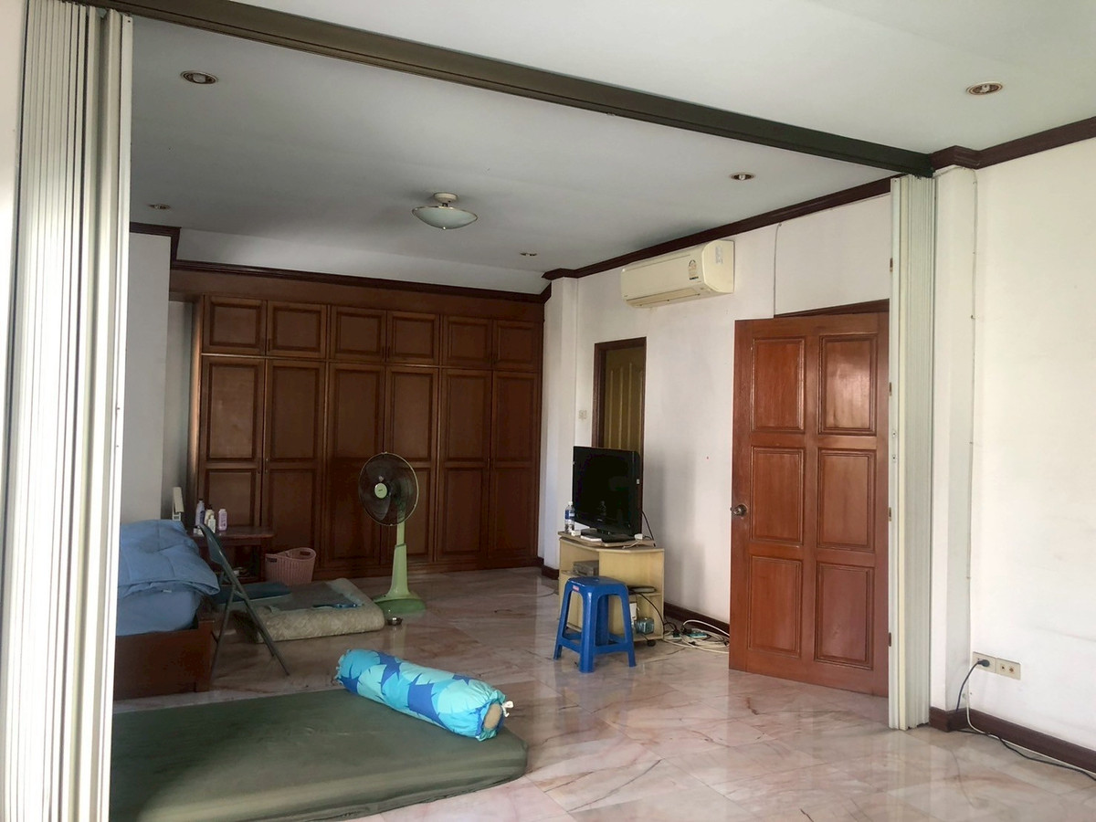 For SaleHouseBang Sue, Wong Sawang, Tao Pun : 95775 - Rare detached house for sale, Prachachuen, Bang Khen Fang Tai, Bang Sue, Bangkok, area 109 sq m. Renovated a little, looks luxurious and comfortable.