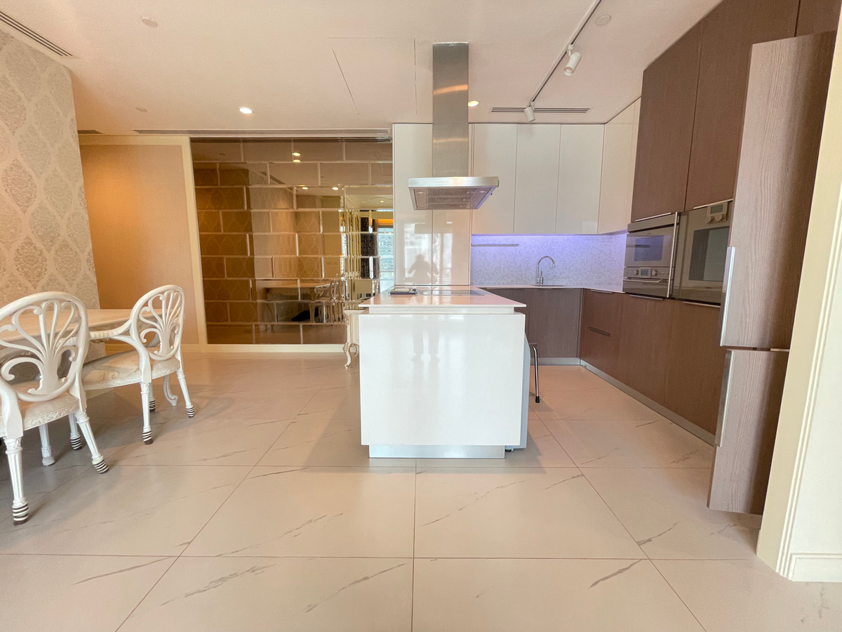 For RentCondoWitthayu, Chidlom, Langsuan, Ploenchit : 🏠✨ 185 Rajadamri | 1 Bedroom for Rent (HBH-ST-95)