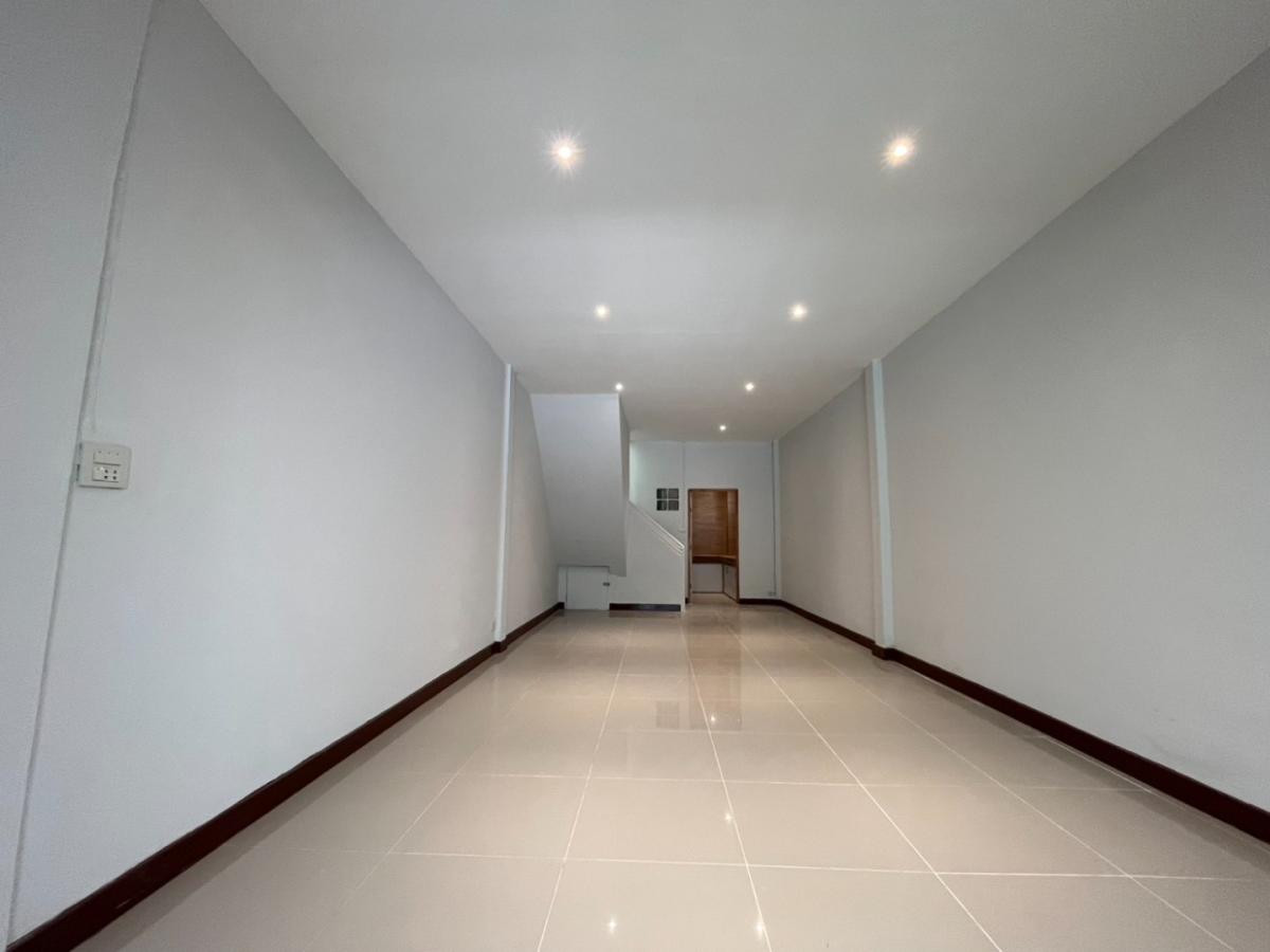 ขายทาวน์โฮมโชคชัย4 ลาดพร้าว71 : 🏡 ทาวน์โฮม ลาดพร้าว 48 | ใกล้ MRT สุทธิสาร รีโนเวทใหม่ ขาย 3.5 ล้านบาท 📞: 065-626-5636 (คุณกี้)