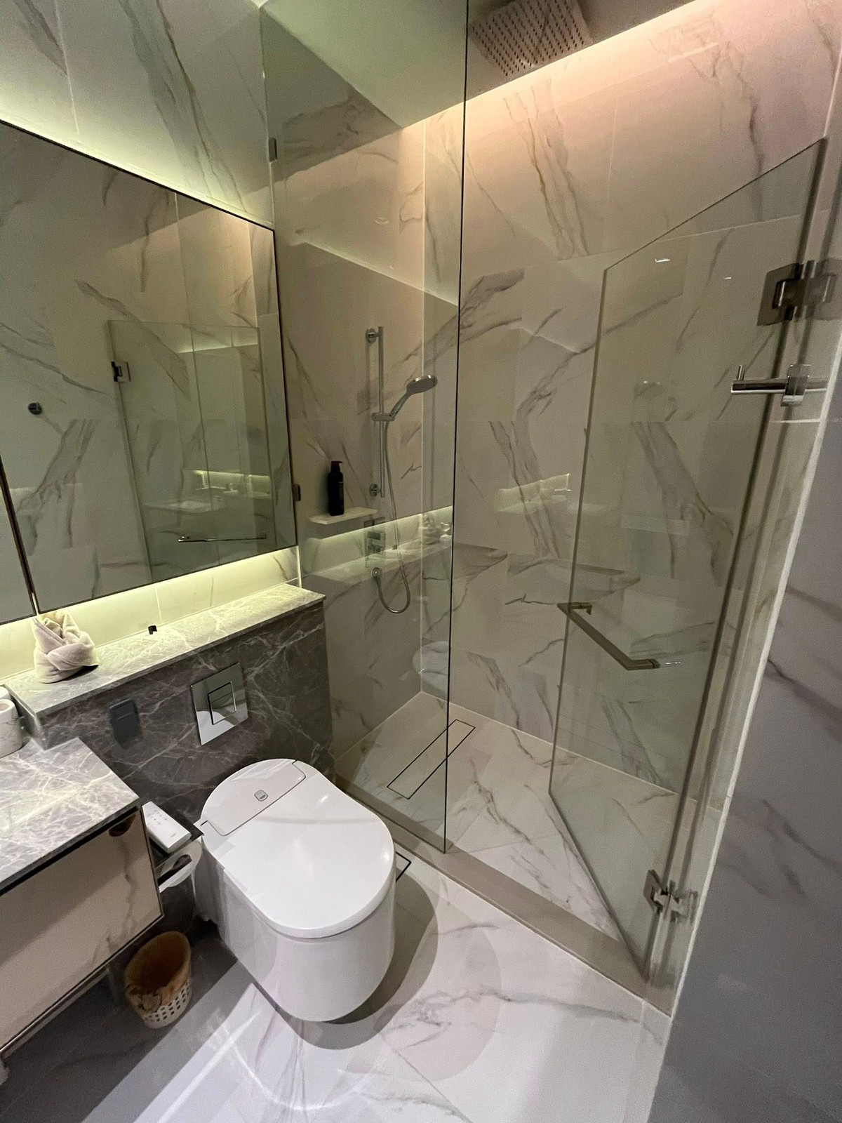 ขายคอนโดสาทร นราธิวาส : คอนโด 2 ห้องนอน ที่ The Reserve Sathorn, Contact 062-496-6454