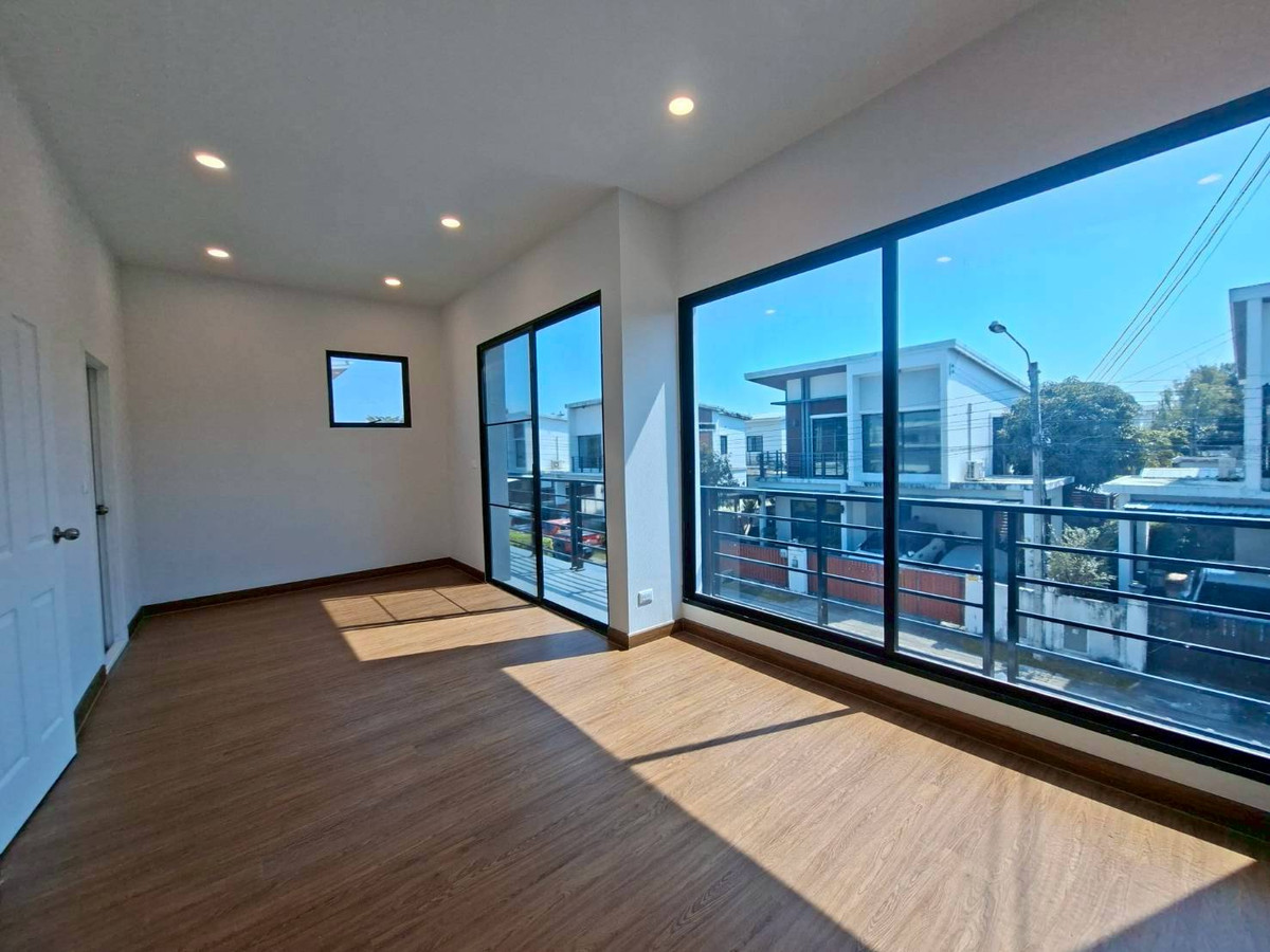 For SaleHouseLadkrabang, Suwannaphum Airport : 2-story detached house for sale, Pruksa We2 Project, On Nut-Rama 9, Soi Chaloem Phrakiat 87, lots of space, ready to move in (N.1980)