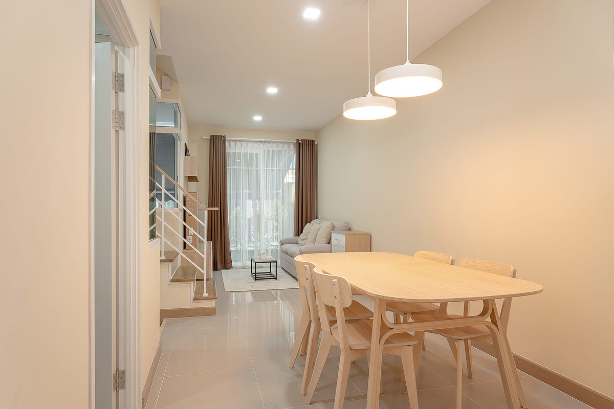 For RentTownhomePathum Thani,Rangsit, Thammasat : Townhouse for rent ✨ Golden Town Future-Rangsit ✨ 3 bedrooms, 2 bathrooms, fully furnished and equipped with appliances.