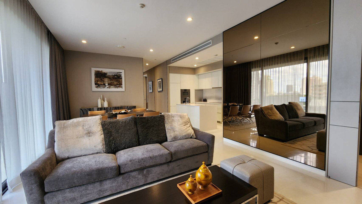 For RentCondoSukhumvit, Asoke, Thonglor : FOR ((RENT)) PRICE 150,000. - CONDO VITTORIO SUKHUMVIT 39- 2 BEDS 3 BATHS, 7th, 142 SQ.M.