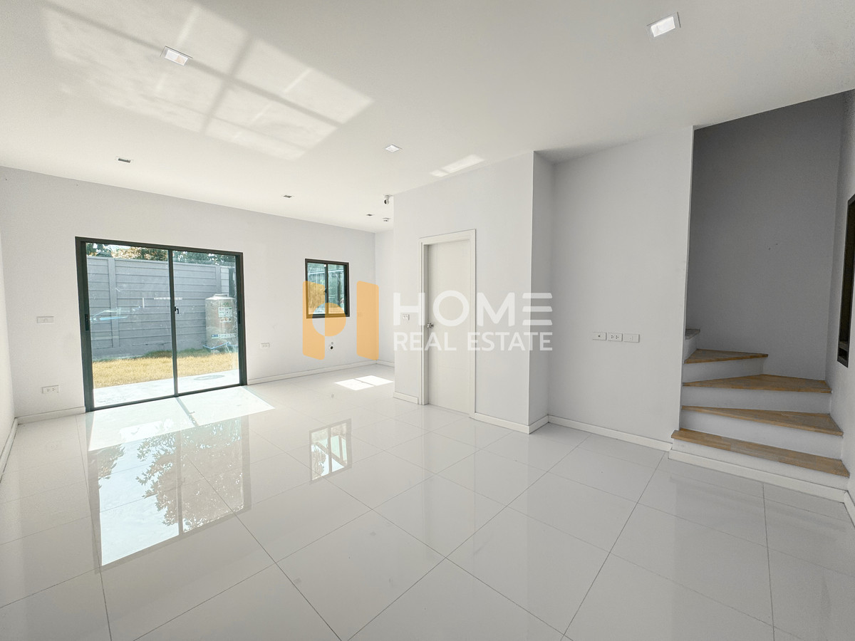 ขายทาวน์โฮมพัฒนาการ ศรีนครินทร์ : ขายด่วน ราคาดีสุดในโครงการ บนที่ดินใหญ่ 28 ตารางวา  🔥 ไอเจ้นท์ พรีเมียม ทาวน์โฮม พัฒนาการ / 3 ห้องนอน (ขาย), Eigen Premium Townhome Pattanakarn / 3 Bedrooms (FOR SALE) FON263