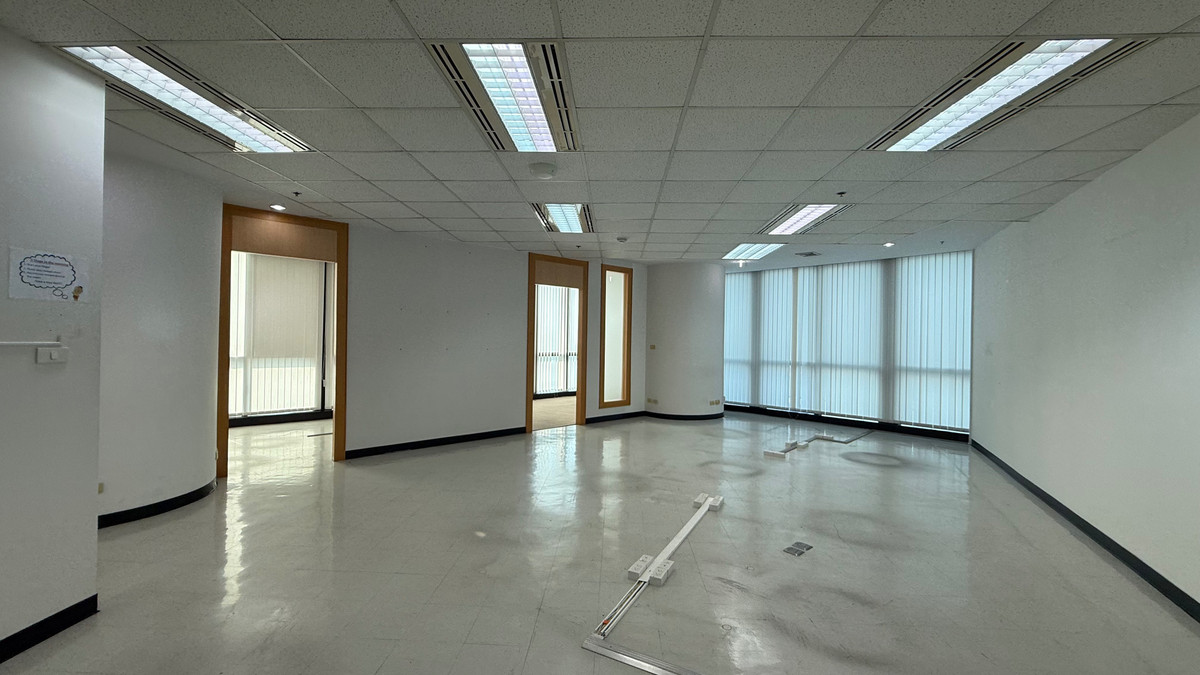 ให้เช่าสำนักงานสีลม ศาลาแดง บางรัก : ออฟฟิศให้เช่า I Modern office building ทำเลสีลม ใกล้รถไฟฟ้า