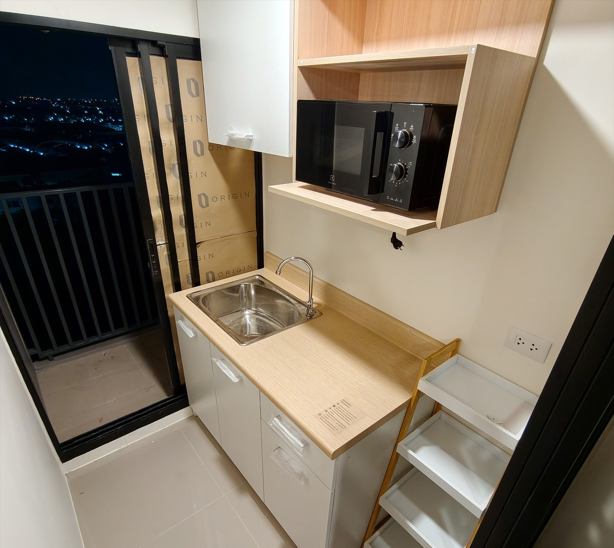 For RentCondoSamut Prakan,Samrong : For Rent 🔥 The Origin Sukhumvit - Praksa 🔥 Fully furnished with appliances, near BTS Srinakarin.