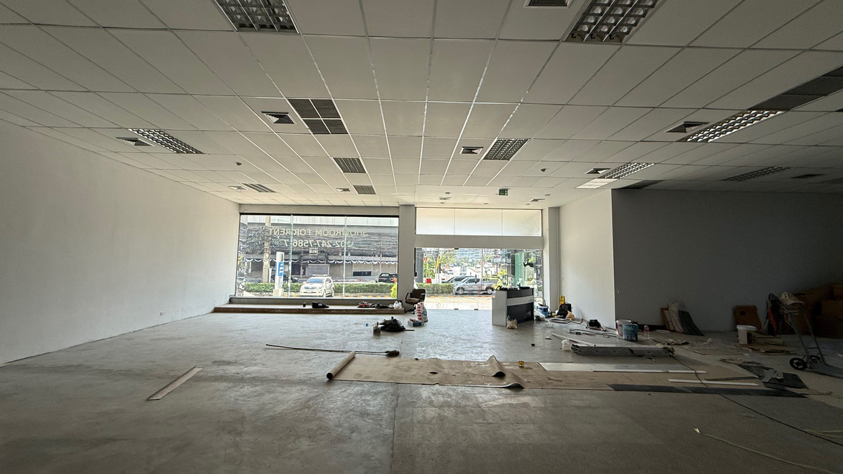 For RentShowroomRama9, Petchburi, RCA : Showroom Space for Rent – Rama 9 Area