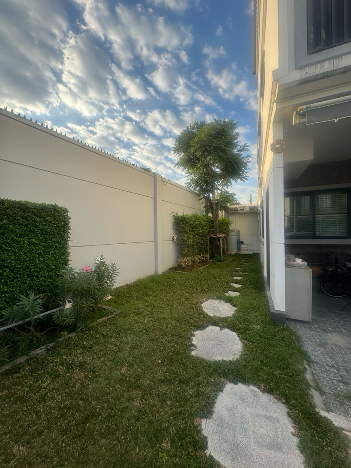 ให้เช่าทาวน์โฮมบางนา แบริ่ง ลาซาล : 💥ForRent💥3Bed • Indy5 Bangna KM.7 🏡 Near Mega Bangna 5 mins ✨ Duplex ‼️Corner House with Private Garden 🌳 Ready to move in ‼️