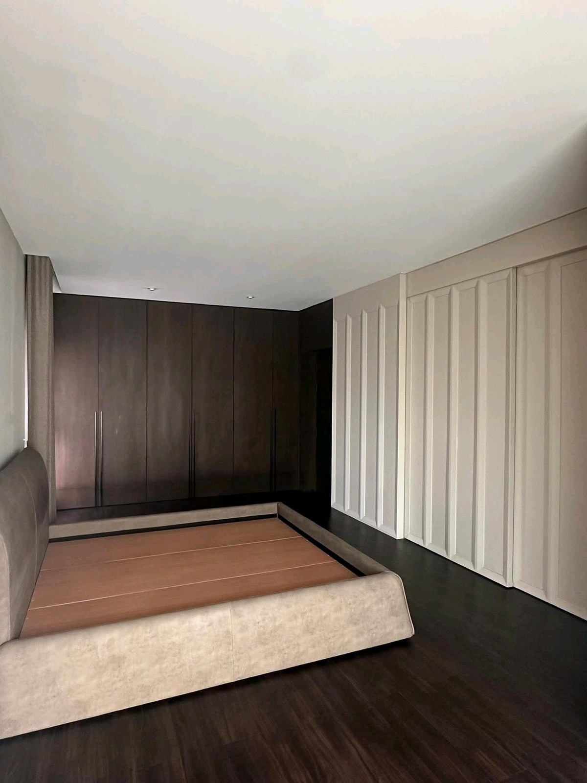 For RentHousePattanakan, Srinakarin : ✨ Krungthep Kreetha Zone A brand new house. Never been rented. Decorated in a modern, luxurious style. Comfortable to live in. Ready to move in immediately.