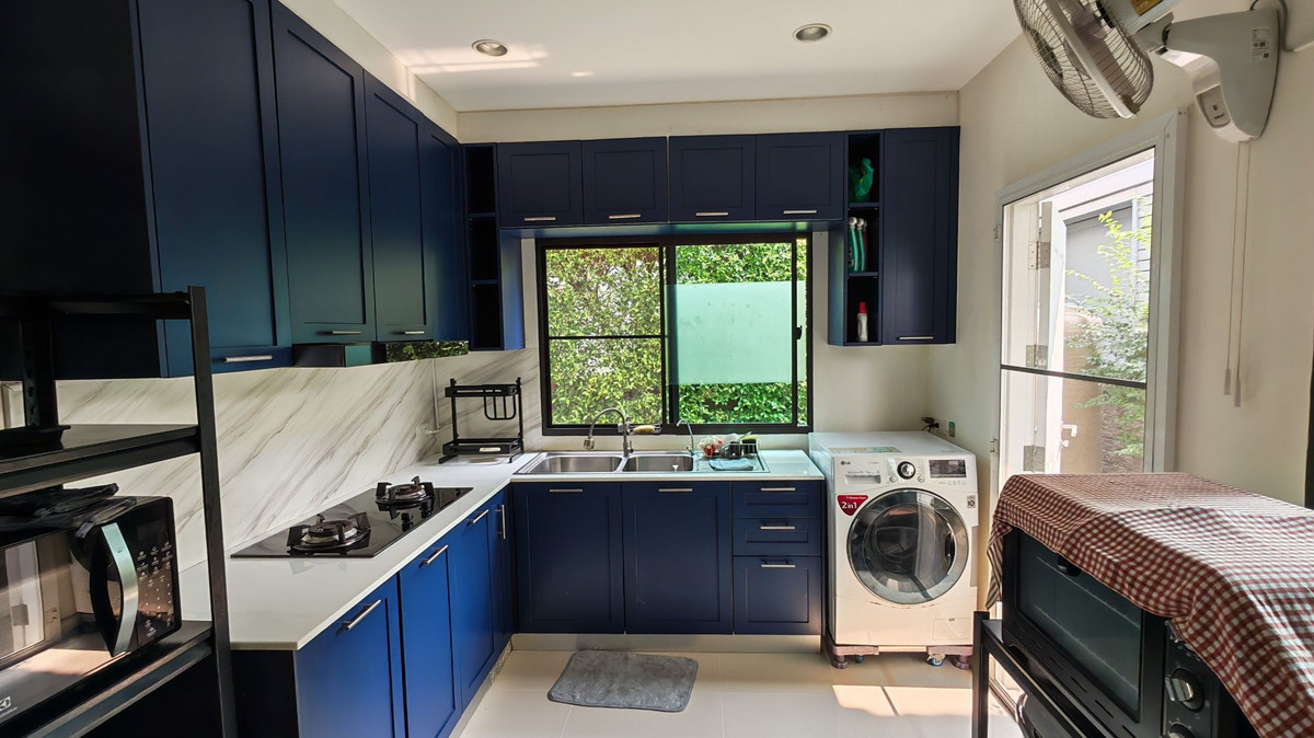 For RentHousePattanakan, Srinakarin : For rent, corner house, 67 sq m, 3 bedrooms, 4 bathrooms, 2-story detached house, Passorn Prestige Bangna Suvarnabhumi.