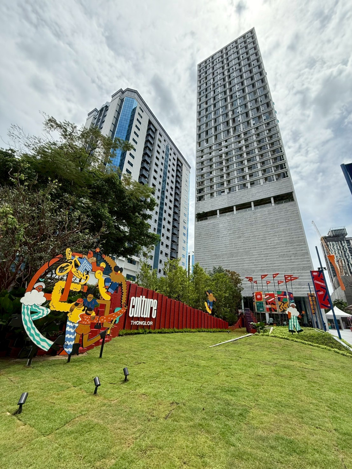 ขายดาวน์คอนโดสุขุมวิท อโศก ทองหล่อ : ด่วน Culture ทองหล่อ ห้องซื้อขายดาว์น มีหลายห้อง 2bed 51.5sq.m. เริ่ม 8.5mb. สอบถาม 0957615782