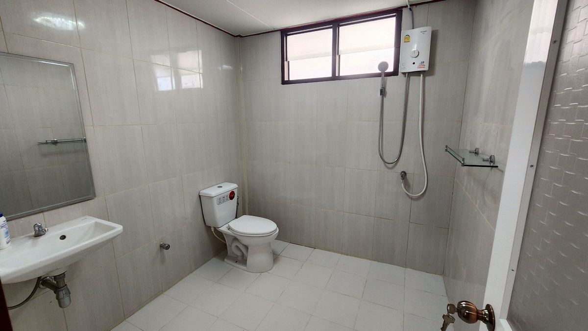 ขายบ้านชะอำ เพชรบุรี : 95639 - ขายบ้านชั้นเดียวหลังมุมเพิ่งรีโนเวทใหม่ อำเภอเมืองเพชรบุรี