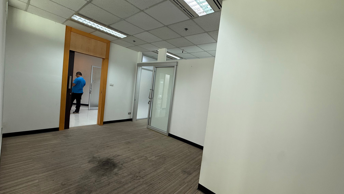 ให้เช่าสำนักงานสีลม ศาลาแดง บางรัก : ออฟฟิศให้เช่า I Modern office building ทำเลสีลม ใกล้รถไฟฟ้า