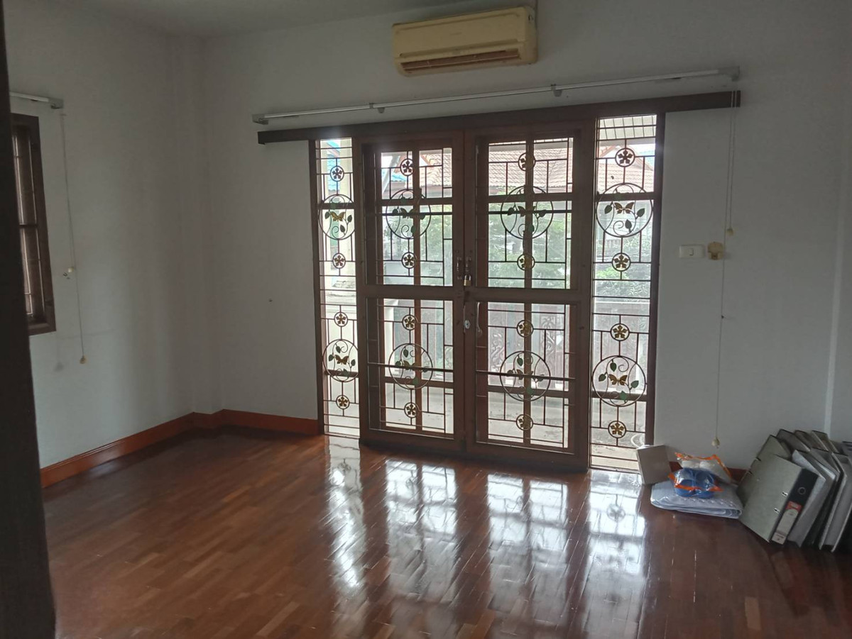 ขายบ้านพุทธมณฑล ศาลายา : ขายบ้านเดี่ยว ม.นาราวดี พุทธมณฑลสาย 4 แปลงมุม หลังใหญ่ ที่ดิน 72.3 ตรว.