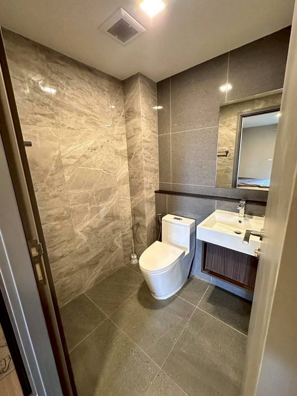 ให้เช่าคอนโดสุขุมวิท อโศก ทองหล่อ : ✅ QPSK106 ✅ Line : @p2nproperty