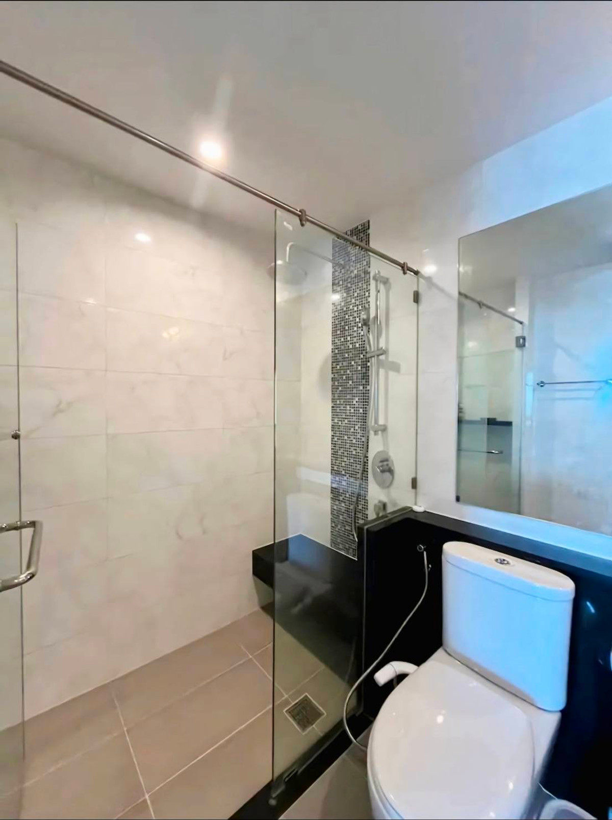 For RentCondoRama3 (Riverside),Satupadit : Condo for rent, Supalai Riva Grande Rama 3, luxury room next to the river, 294 sq m, parking 130%.