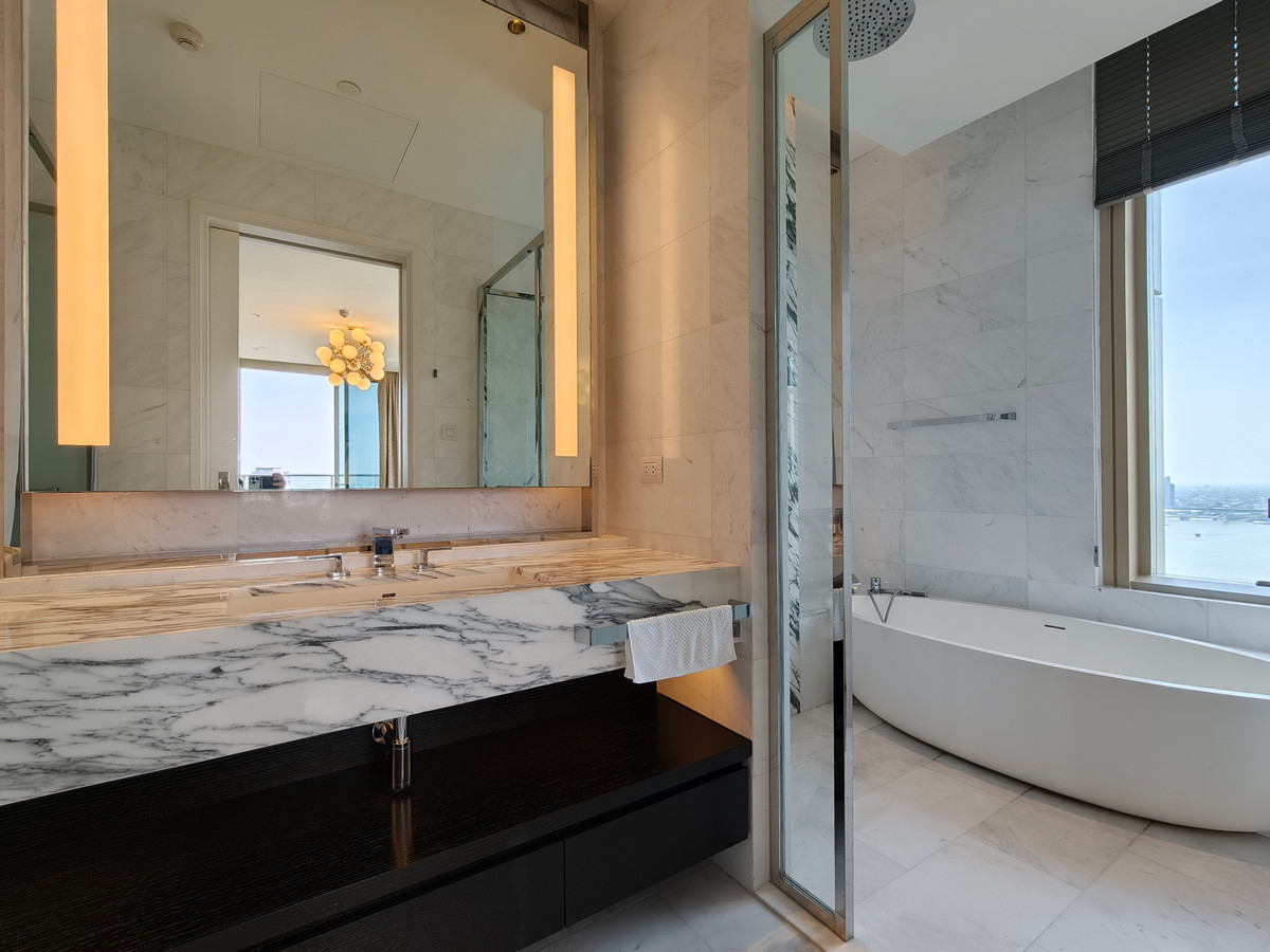 ให้เช่าคอนโดสาทร นราธิวาส : Branded Residence สุดหรูริมน้ำ Four Seasons - ยูนิตสไตล์ Oriental พร้อมวิวแม่น้ำ paranoma