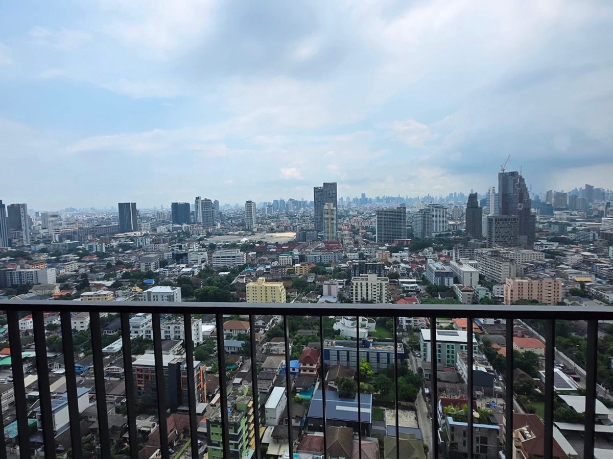 ขายคอนโดลาดพร้าว เซ็นทรัลลาดพร้าว : 🎉 ขายคอนโด The Line Phahonyothin Park อาคาร B ชั้น 30 วิวเมืองสวย พร้อมผู้เช่า