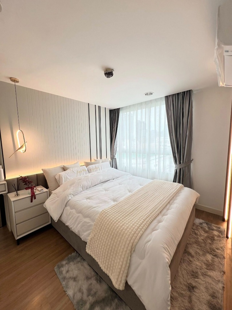 ให้เช่าคอนโดรัชดา ห้วยขวาง : 🔥ให้เช่าด่วน🔥 เดอะ คริส รัชดา 17 ห้องกว้าง เฟอร์นิเจอร์ครบพร้อมเข้าอยู่ ใกล้ MRT สุทธิสาร