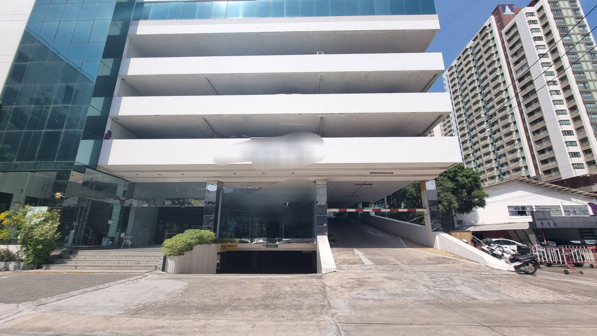 ให้เช่าโชว์รูมพระราม 9 เพชรบุรีตัดใหม่ RCA : ให้เช่าโชว์รูม ทำเลพระราม 9