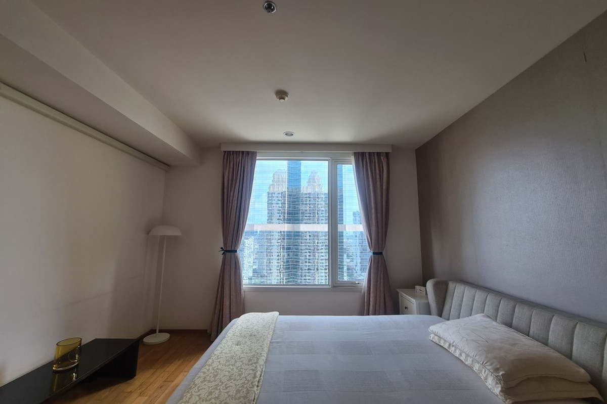 ขายคอนโดสาทร นราธิวาส : 🔥 สำหรับขาย !! ห้องอยู่ทิศเหนือ, วิวสวย !! 🔥 Code C20230600847..........The Empire Place, 1 ห้องนอน, 1 ห้องน้ำ, ชั้นสูง 27++, แต่งครบ, ราคาพิเศษ!!📣📣