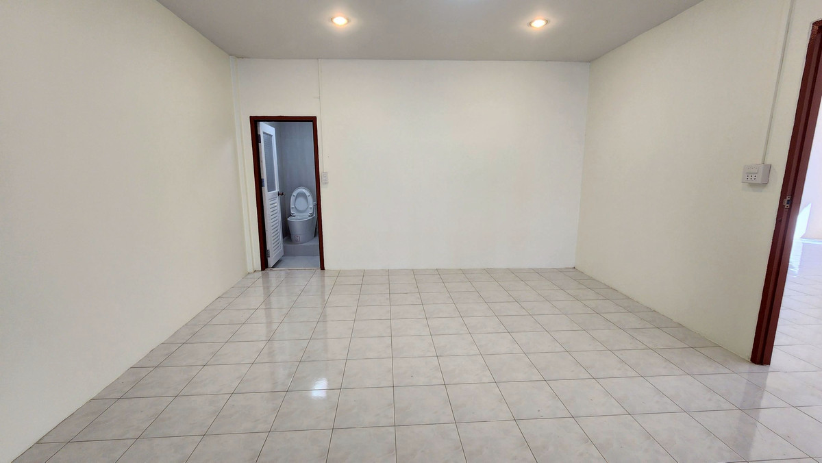 ขายบ้านชะอำ เพชรบุรี : 95639 - ขายบ้านชั้นเดียวหลังมุมเพิ่งรีโนเวทใหม่ อำเภอเมืองเพชรบุรี