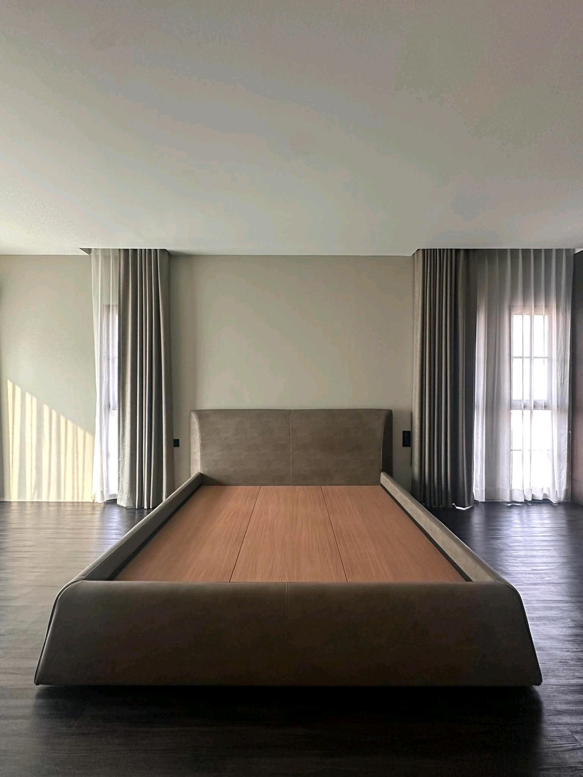 For RentHousePattanakan, Srinakarin : ✨ Krungthep Kreetha Zone A brand new house. Never been rented. Decorated in a modern, luxurious style. Comfortable to live in. Ready to move in immediately.