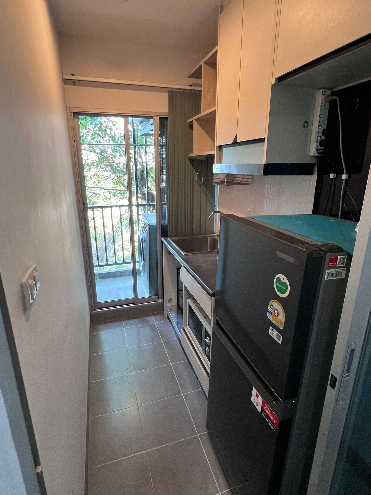 For RentCondoSamut Prakan,Samrong : For Rent 🔥 The Kith Sukhumvit 113 🔥 Fully furnished and equipped with appliances. Near BTS Samrong.