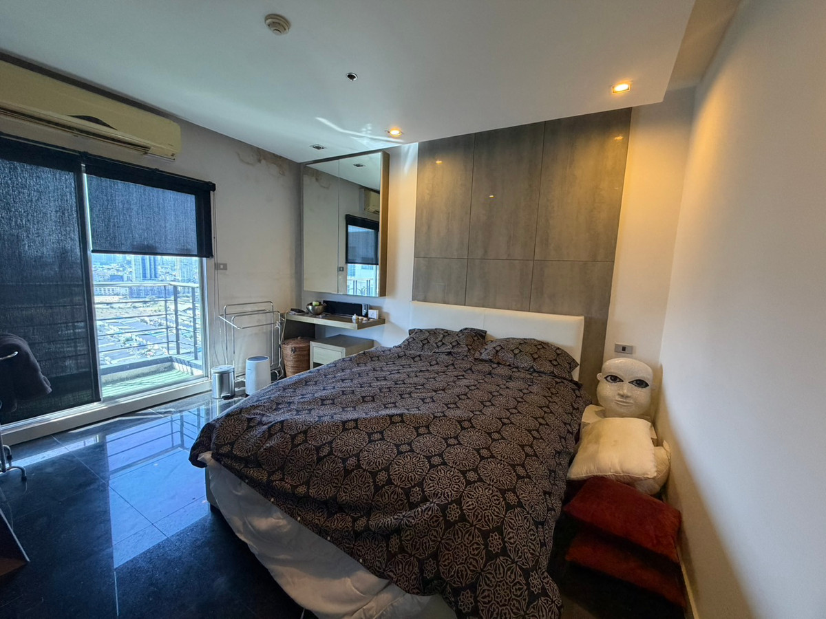 For RentCondoPattanakan, Srinakarin : Luxury condo for rent, Supalai Park Srinakarin, newly renovated, ready to move in. Next to the MRT Yellow Line