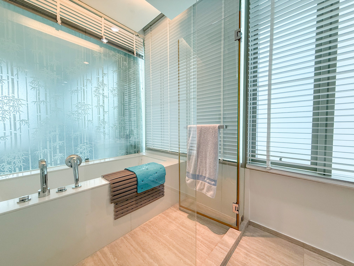 For RentCondoWitthayu, Chidlom, Langsuan, Ploenchit : 🏠✨ 185 Rajadamri | 2 Bedrooms for Rent (HBH-ST-105)