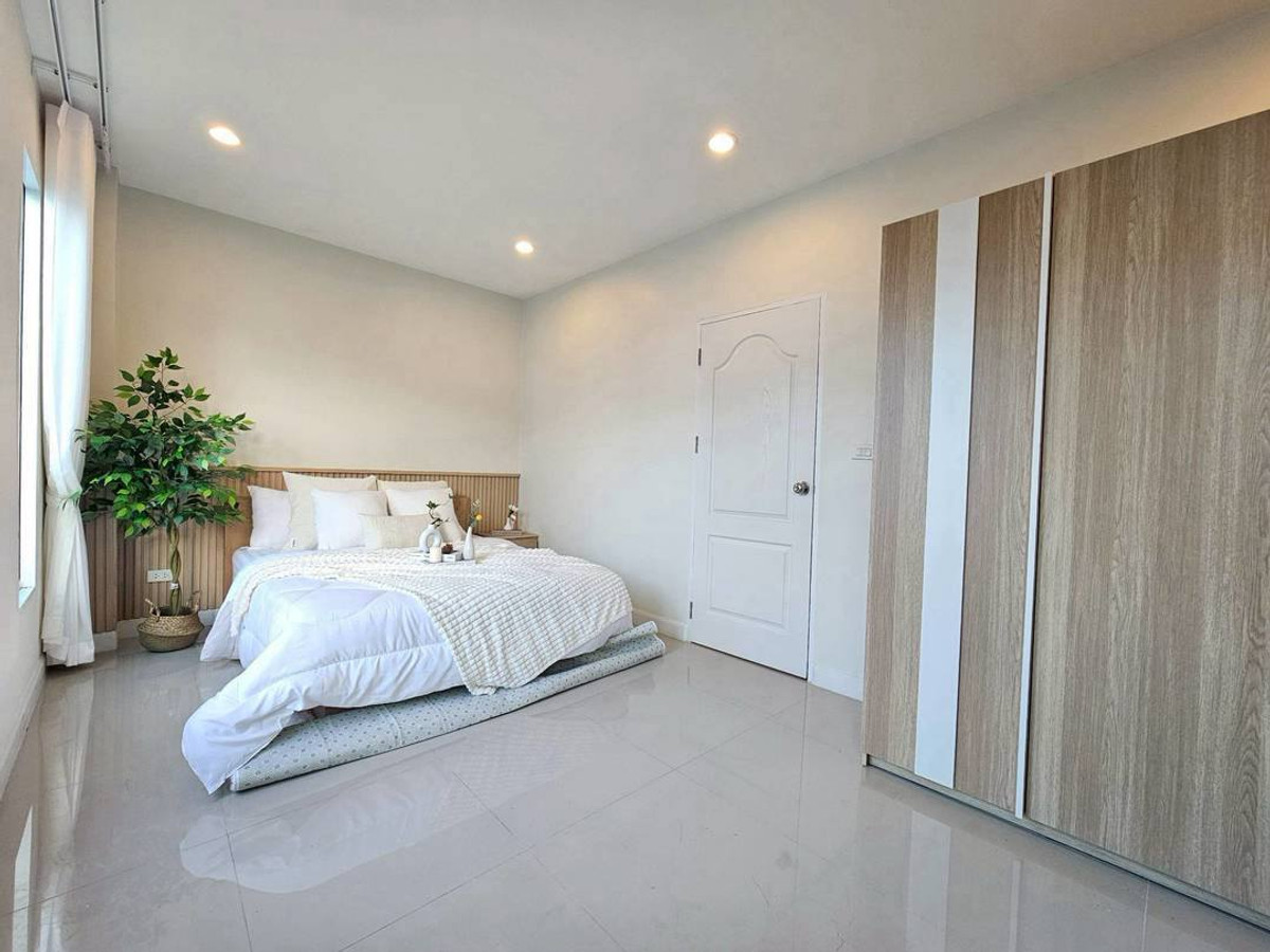 ขายทาวน์โฮมพระราม 2 บางขุนเทียน : ทาวน์โฮมหรู 3 ชั้น หลังริม พร้อมเฟอร์ หมู่บ้าน เดอะเบทโต้ เอกชัย–กัลปพฤกษ์