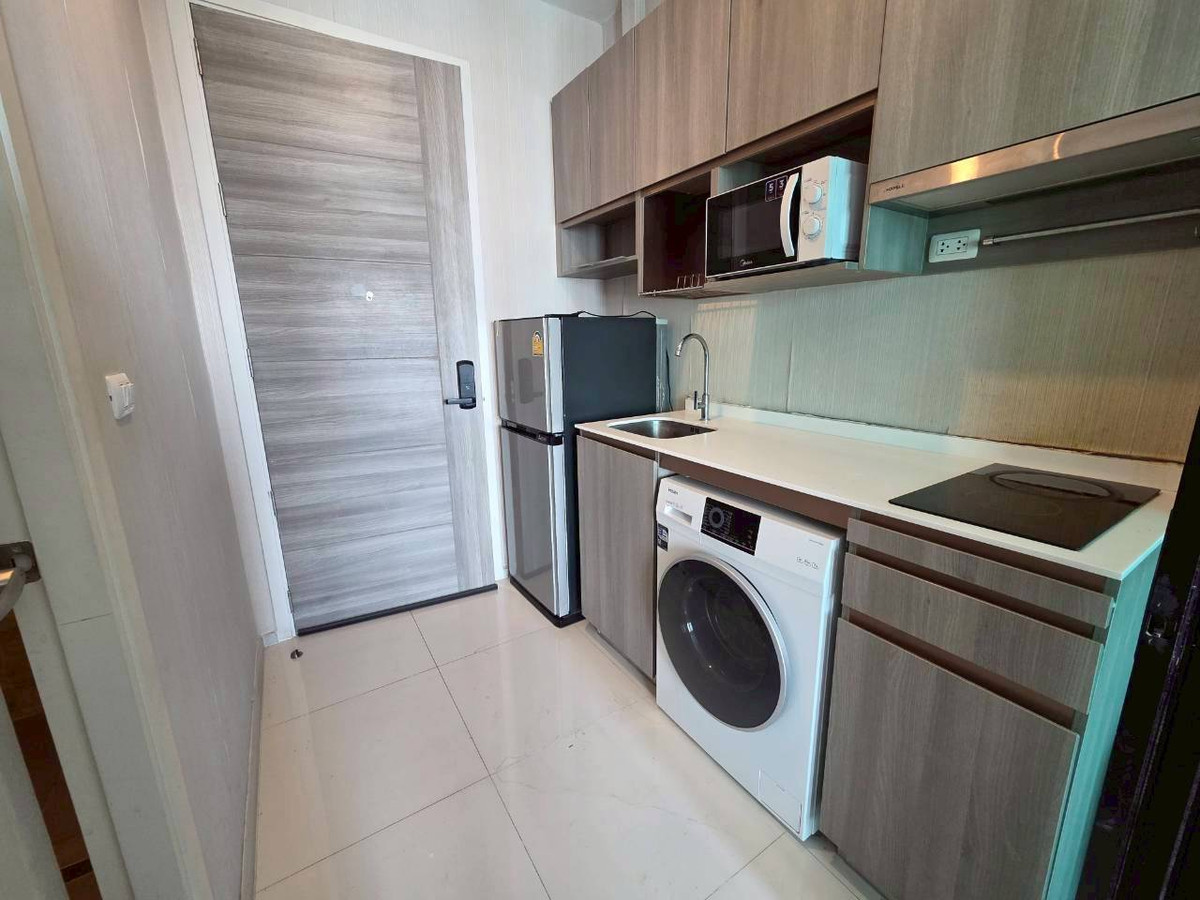 For RentCondoRamkhamhaeng, Hua Mak : PFD-07918 For rent Knightsbridge Collage Ramkhamhaeng near MRT Hua Mak, beautiful room 23 sq m., 24th floor.