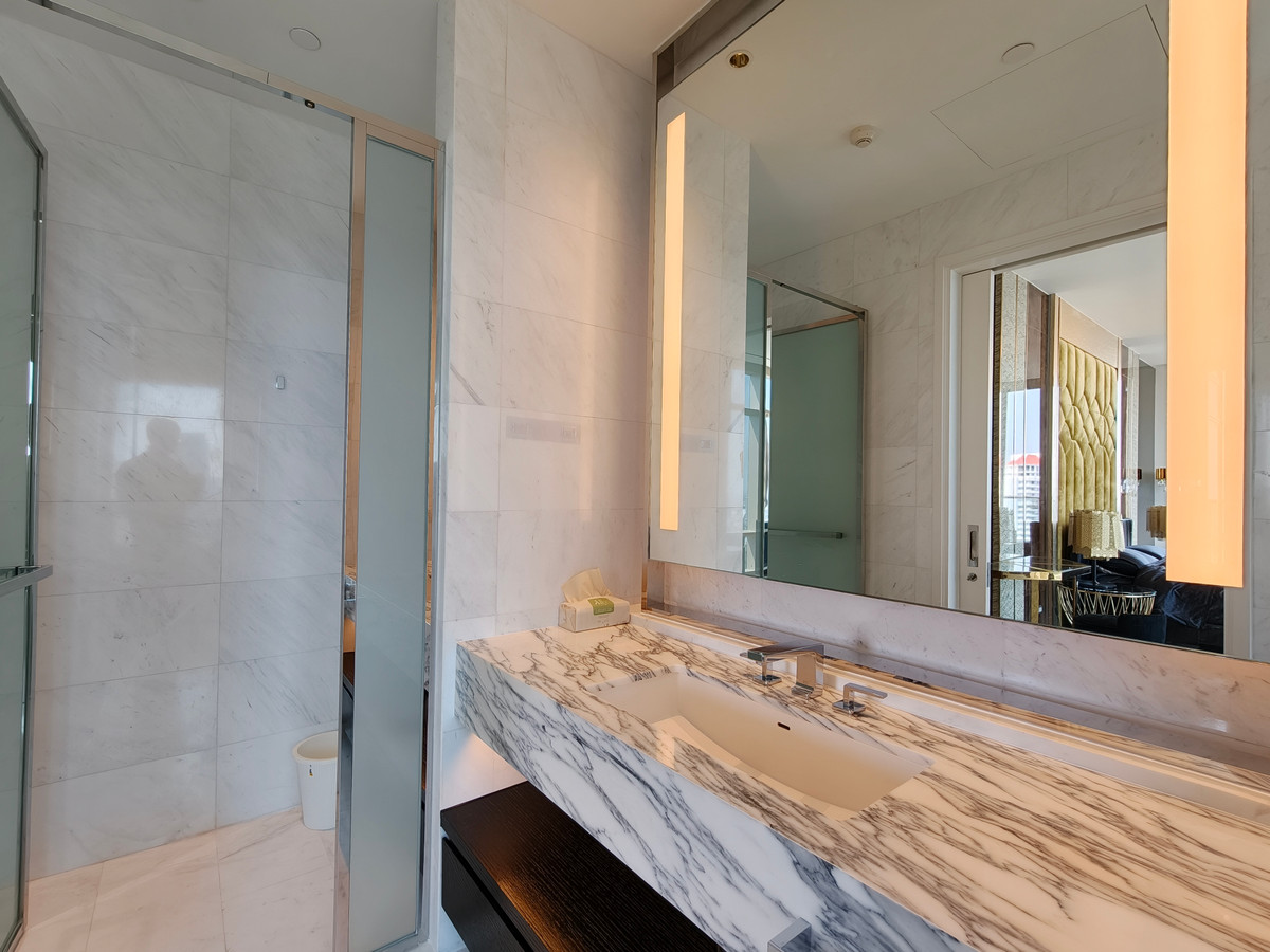 ให้เช่าคอนโดสาทร นราธิวาส : Branded Residence สุดหรูริมน้ำ Four Seasons - ยูนิตสไตล์ Oriental พร้อมวิวแม่น้ำ paranoma