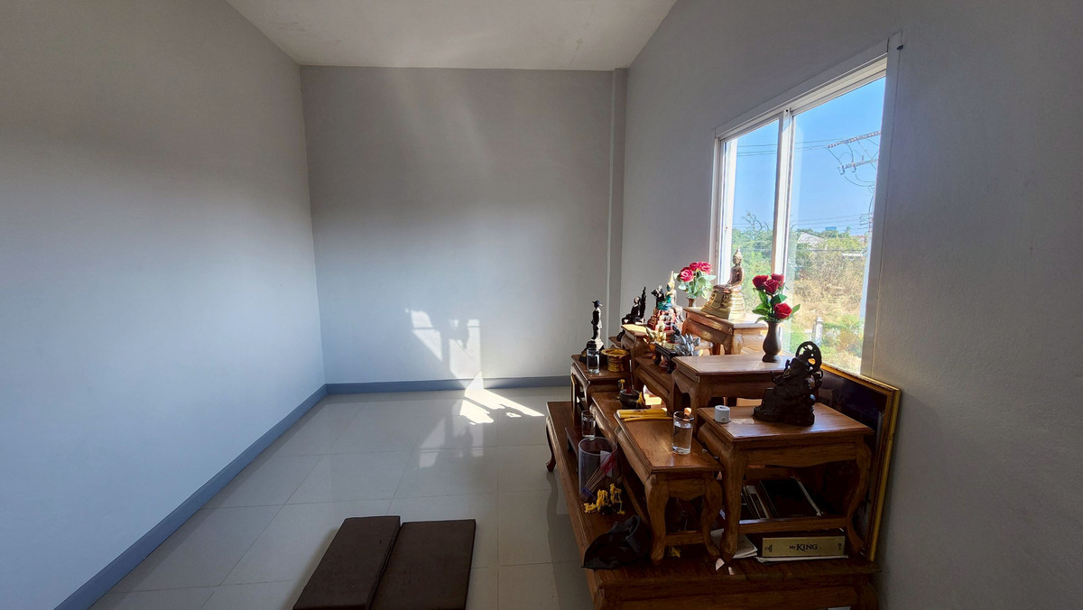 For SaleShop HouseCha-am Phetchaburi : 95641 - Cha-am commercial building for sale, good location next to 4 lane road.