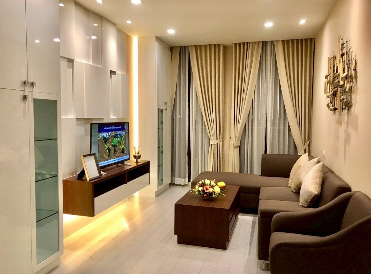 ให้เช่าคอนโดวิทยุ ชิดลม หลังสวน : Noble Ploenchit for rent 60 sqm 1 bed 1 bath 65,000 per month