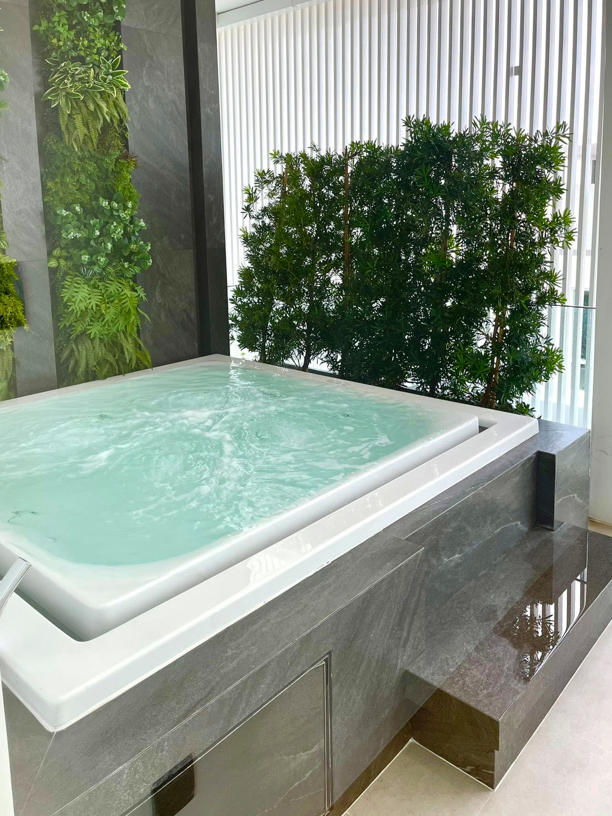 บ้านเลียบทางด่วนรามอินทรา :  วีเว่ เอกมัย-รามอินทรา  📞092-4252445 VIVE Ekkamai - Ramintra