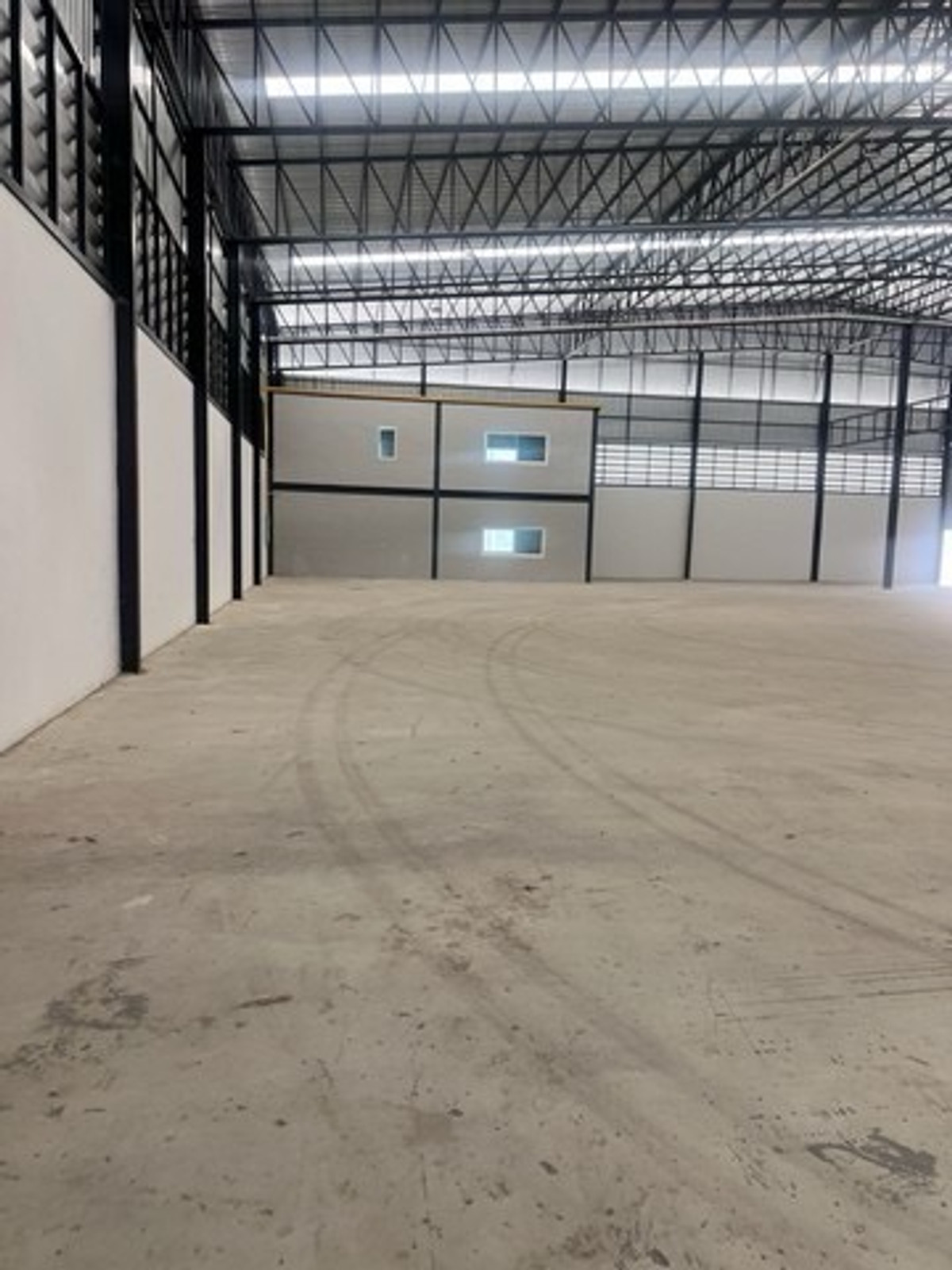 For RentWarehouseSamut Prakan,Samrong : Warehouse for rent, 5,200 square meters @ Bang Phli, Bang Pla, Bang Bo, Samut Prakan Province, suitable for stocking products and all types of light industry.