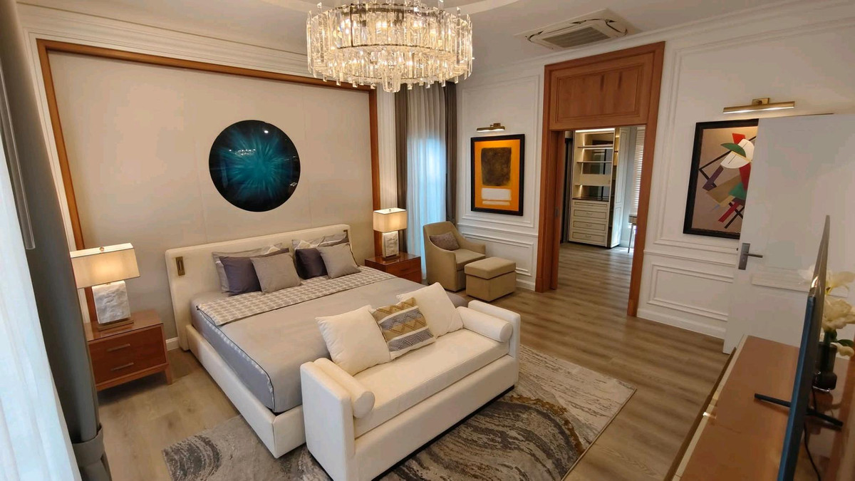 HousePattanakan, Srinakarin : 🏡 Nantawan Rama 9 - Krungthep Kreetha, sample house, Super Luxury, 5 bedrooms, 6 bathrooms, area 450 sq m., parking for 8 cars, fully furnished, can carry your bags and move in | Selling for 85 million baht / renting 490,000 baht 📞 Luk Jeab 0655365165  