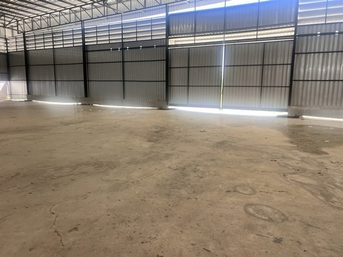 For RentWarehouseSamut Prakan,Samrong : Warehouse for rent, 5,200 square meters @ Bang Phli, Bang Pla, Bang Bo, Samut Prakan Province, suitable for stocking products and all types of light industry.