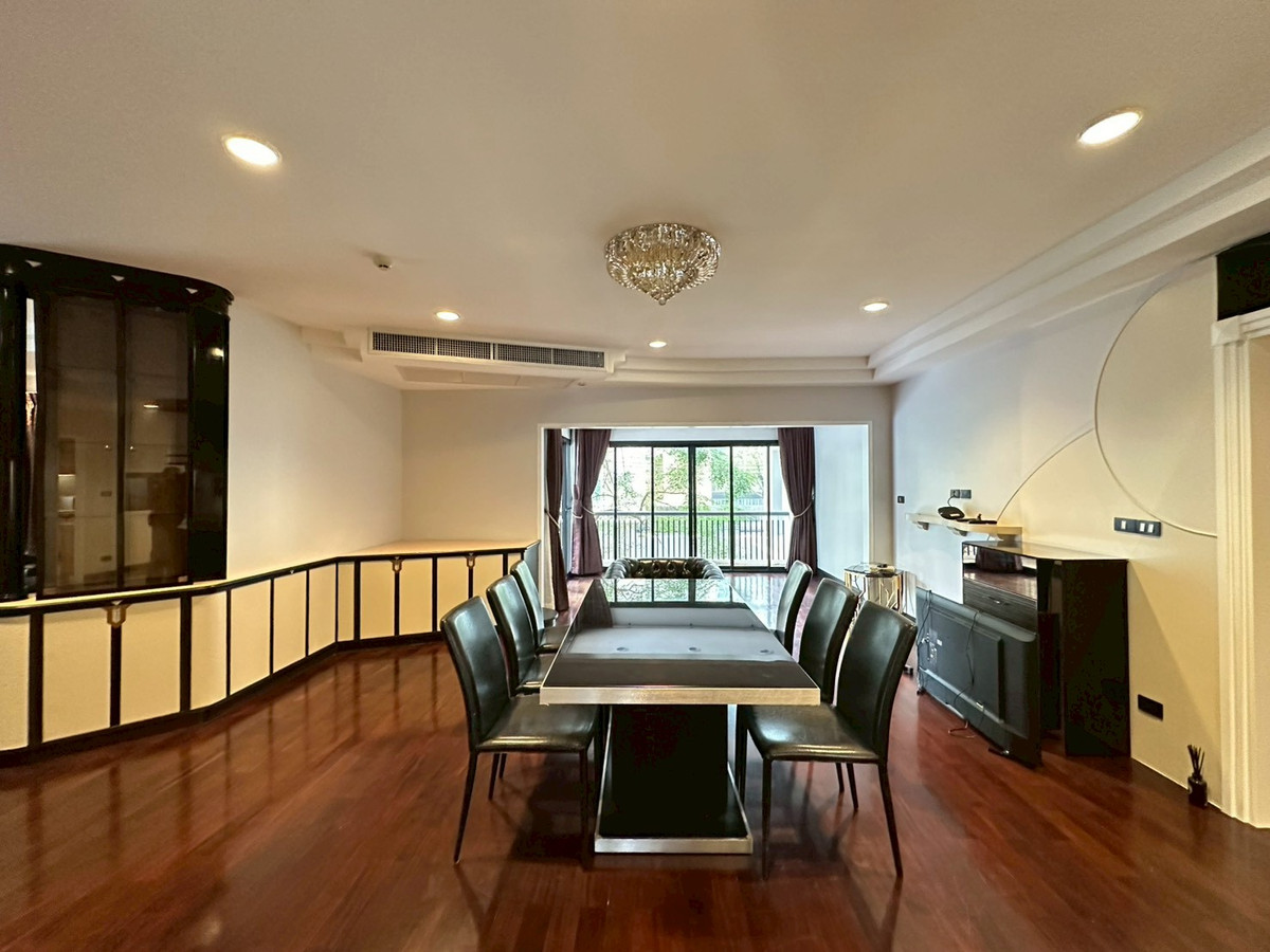 ให้เช่าคอนโดวิทยุ ชิดลม หลังสวน : For rent family Condo in Ploenchit area!🔥 3+1 bedroom with spacious 240 sq.m fully furnished near BTS Chidlom and Velaa 