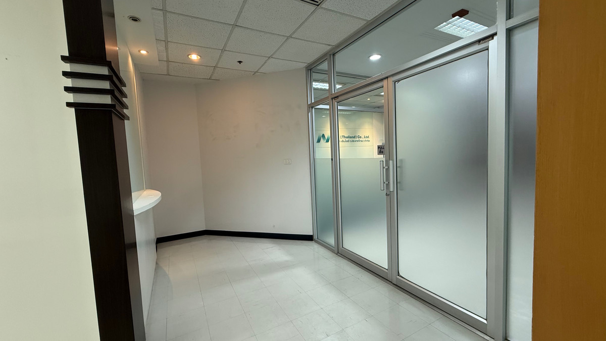 ให้เช่าสำนักงานสีลม ศาลาแดง บางรัก : ออฟฟิศให้เช่า I Modern office building ทำเลสีลม ใกล้รถไฟฟ้า